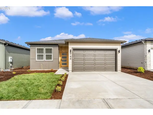 744 SE 34th St, BattleGround, WA 98604