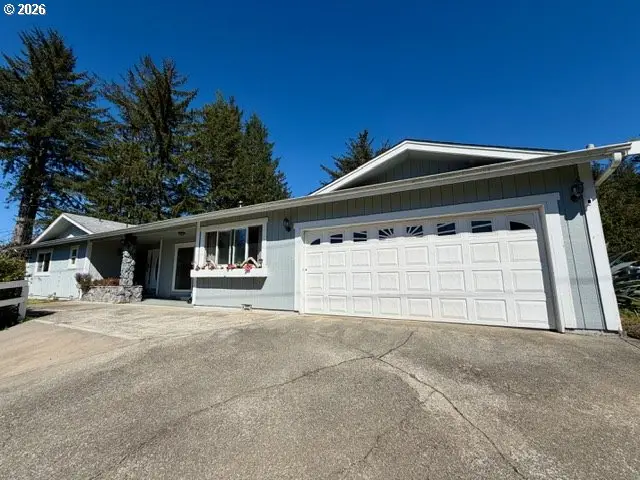 95717 Pinewood Ln, Brookings, OR 97415 - #1