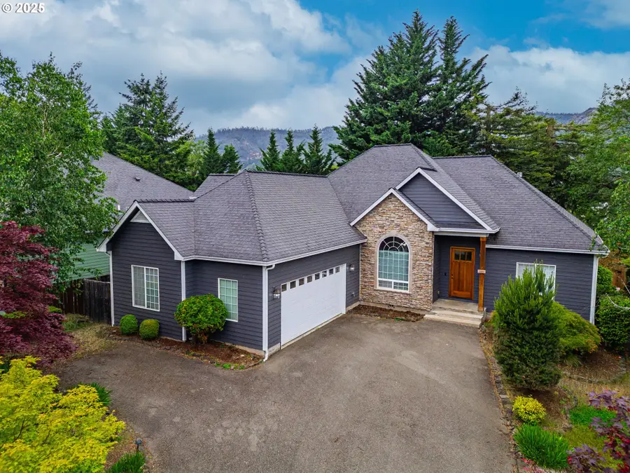 115 Duane Ct, Tri City, OR 97457 - Image #2