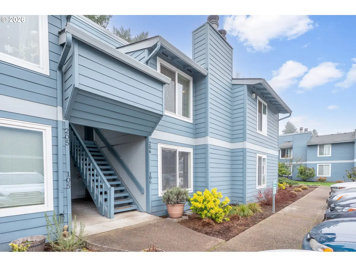 2330 SE Brookwood Ave #206, Hillsboro, OR 97123 - Image #1