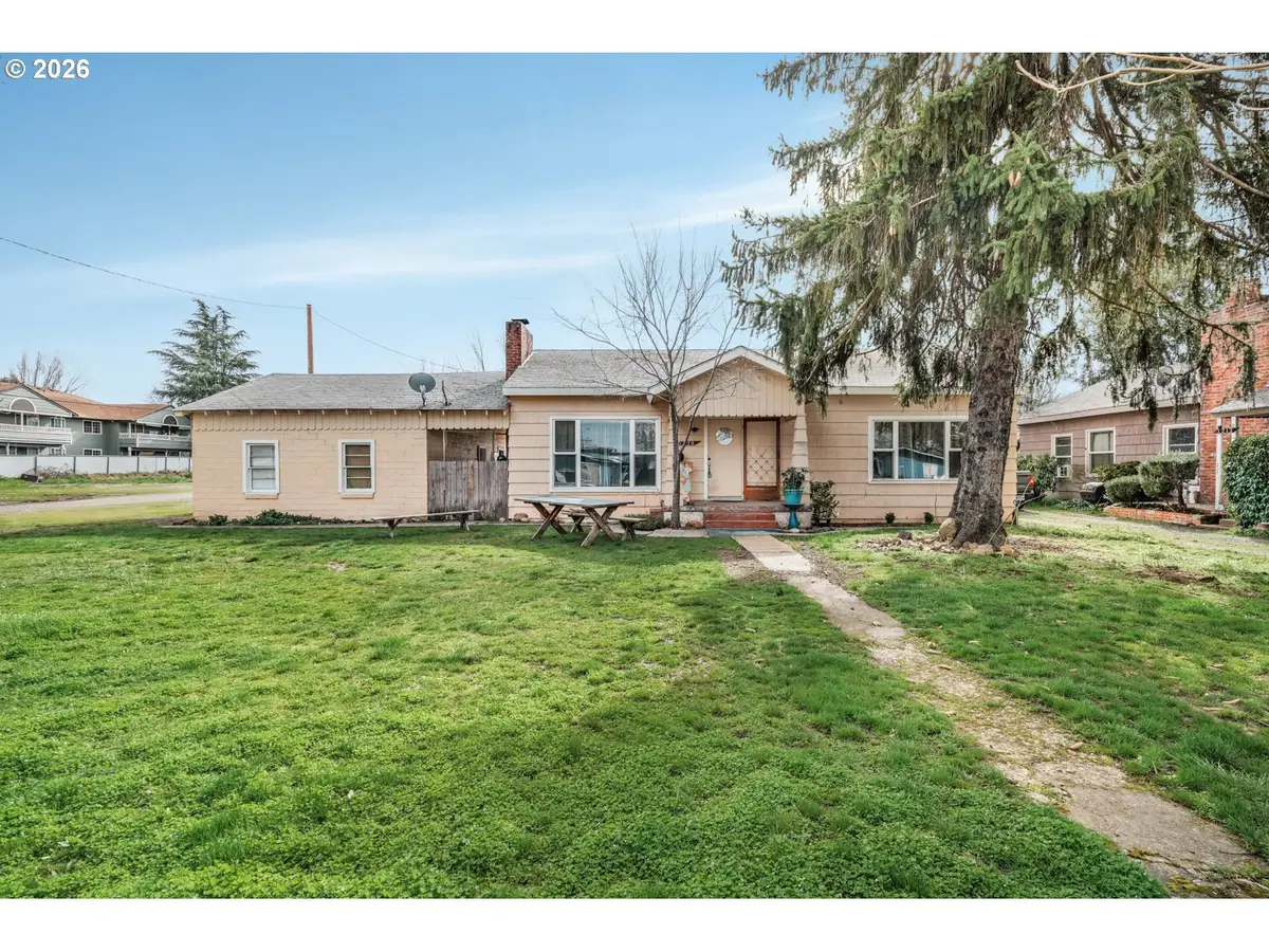 1212 Morrow Rd, Medford, OR 97504 - #1