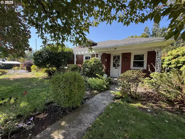 1014 NW 45th St, Vancouver, WA 98660