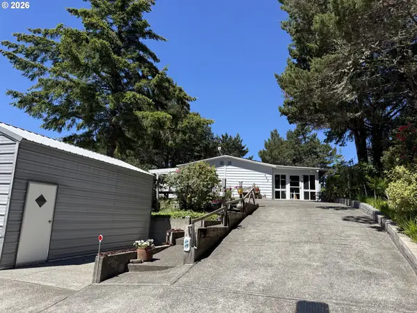 1601 Rhododendron Dr #662, Florence, OR 97439