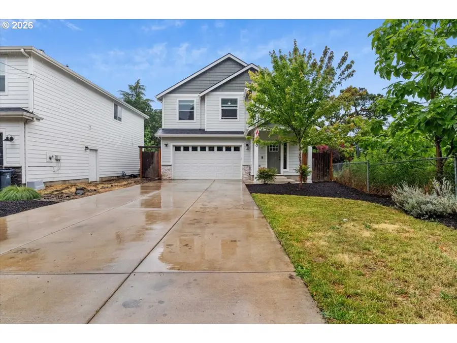 450 SW Mill St, Dallas, OR 97338 - #3