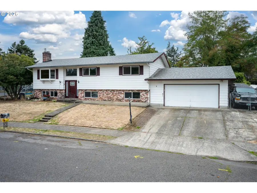 819 SE 136th Ave, Portland, OR 97233 - #2
