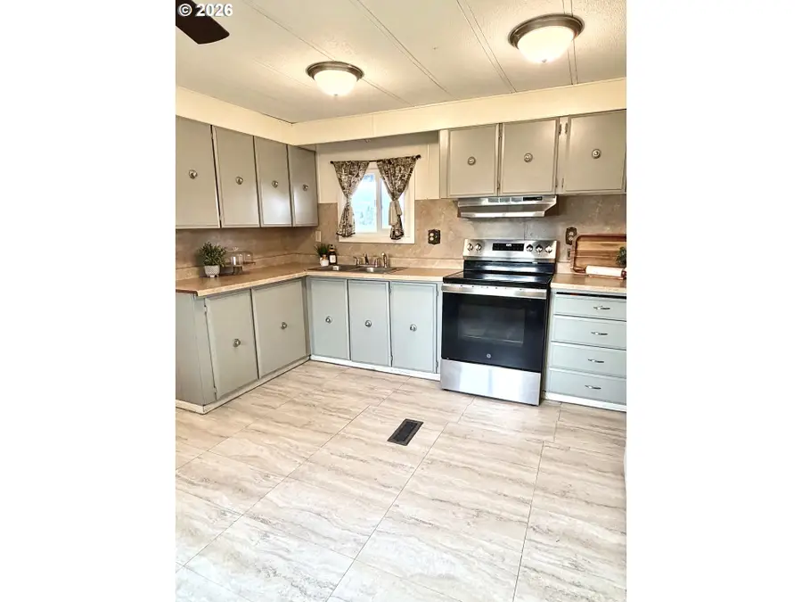 2400 SE Stratus Ave #36, McMinnville, OR 97128 - #3