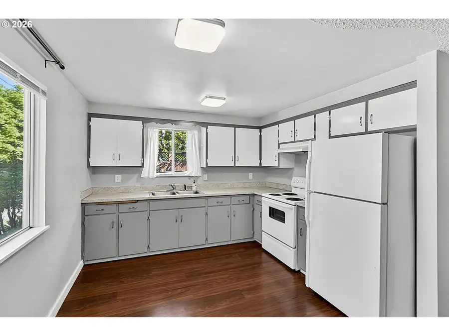 945 Madison St, Eugene, OR 97402 - #3