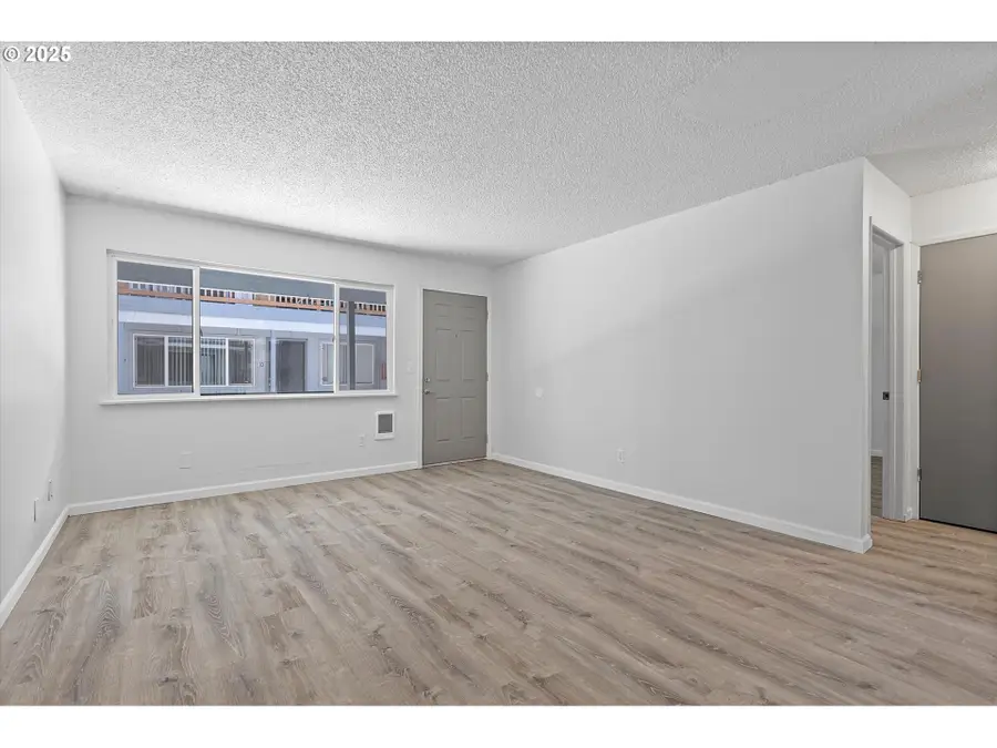 13116 SE Powell Blvd, Portland, OR 97236 - Image #3