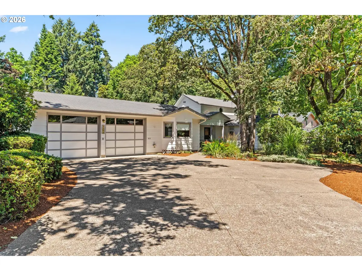1572 Happy Ln, Eugene, OR 97401 - #1