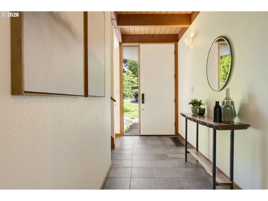 21281 S Sweetbriar Rd, Stafford, OR 97068 - #3