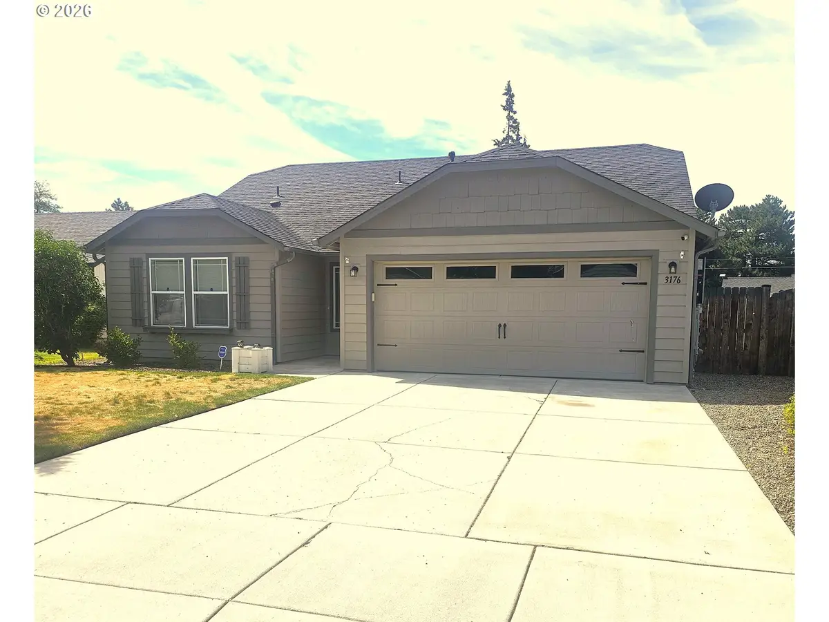 3176 SW Evergreen Ave, Redmond, OR 97756 - #1