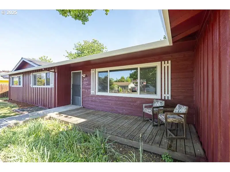 611 NE Bockes Loop, Sheridan, OR 97378 - Image #3