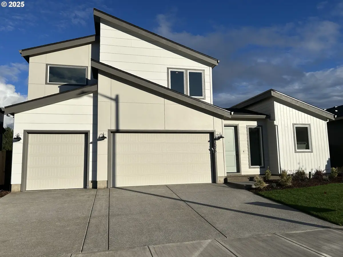 3076 Olympic St #17, Woodburn, OR 97071 - Image #1