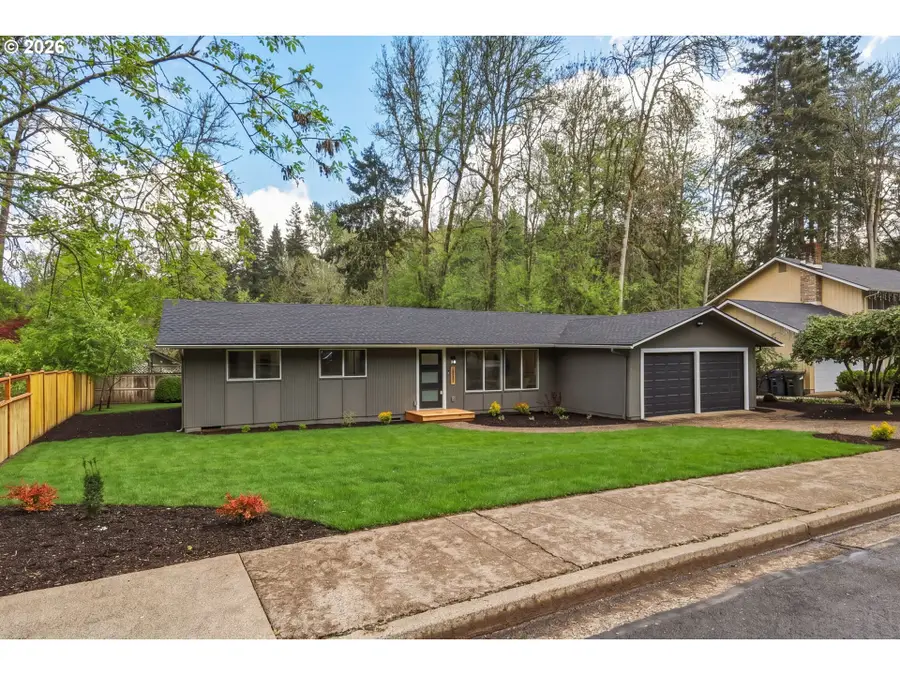 2581 W Windsor Cir, Eugene, OR 97405 - #2