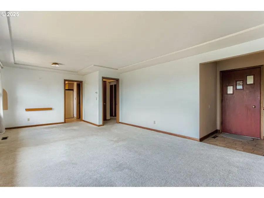 14180 SW 103rd Ave, Tigard, OR 97224 - Image #3