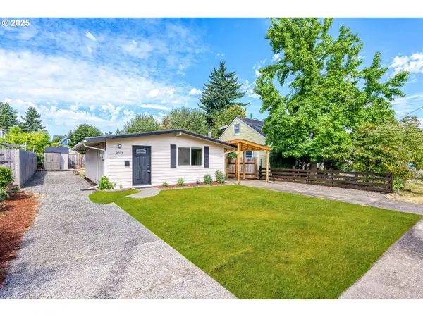 9025 N Clarendon Ave, Portland, OR 97203