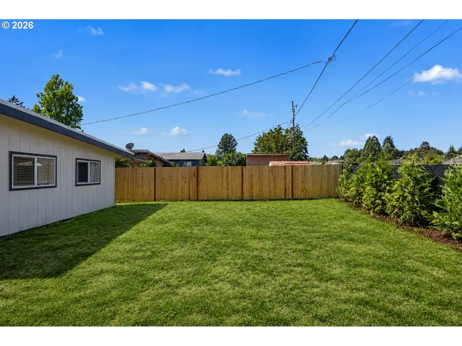 1227 SW Oregon Ave, Dallas, OR 97338 - #2