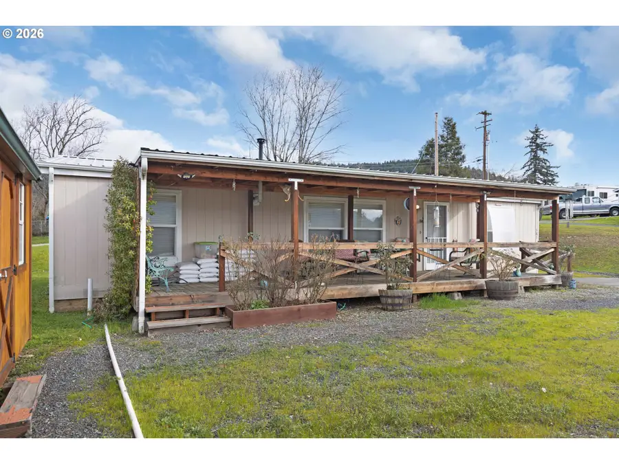 583 Suncrest St, Tri City, OR 97457 - #2