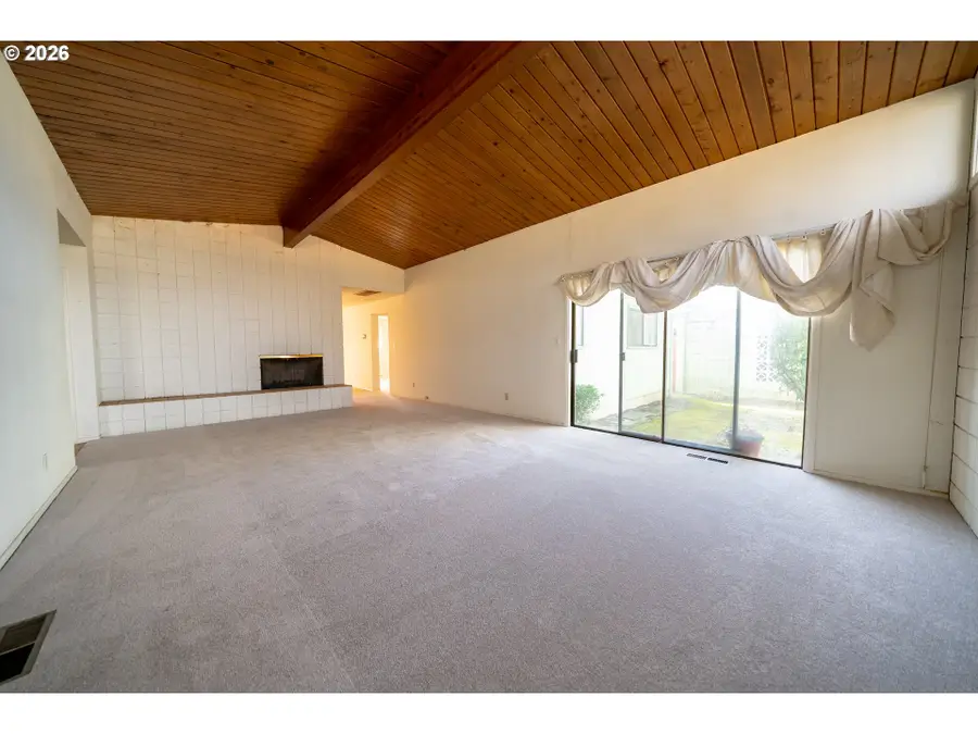 710 Binshadler St, Lebanon, OR 97355 - Image #2