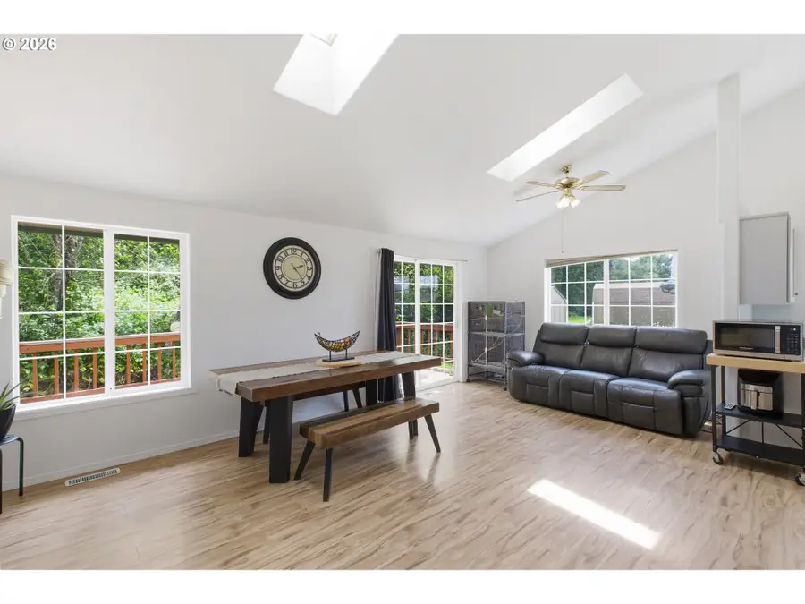 2295 Ironwood St, Sweet Home, OR 97386 - #3