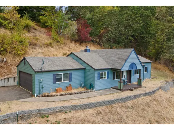 1396 SE Laurel Ct, Roseburg, OR 97470