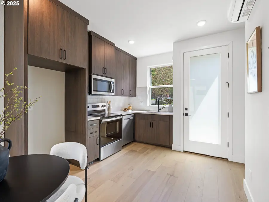 3211 SE 28th Ave #4, Portland, OR 97202 - Image #2