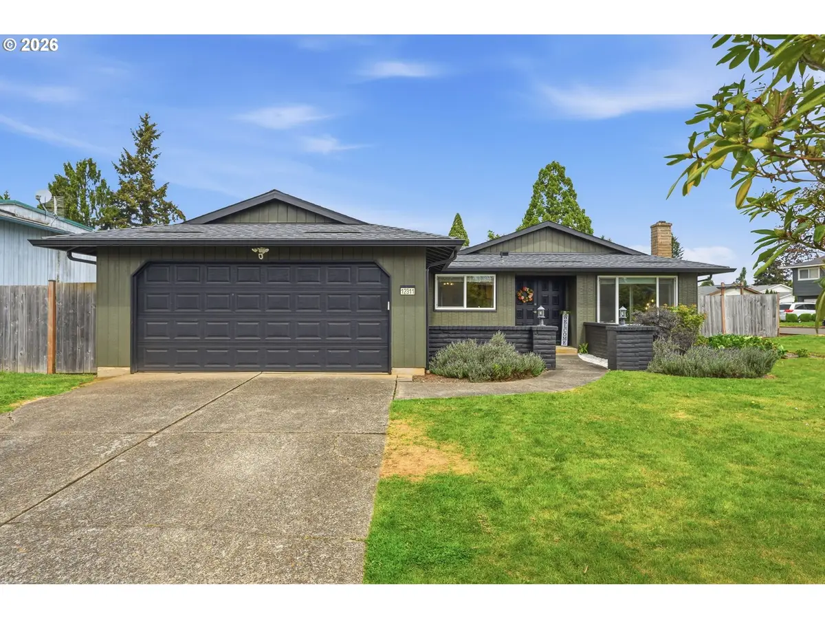 12311 Blue Ridge Dr, Oregon City, OR 97045 - #1