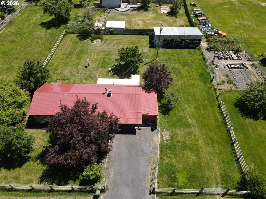 819 E Madison St, Burns, OR 97720 - #2