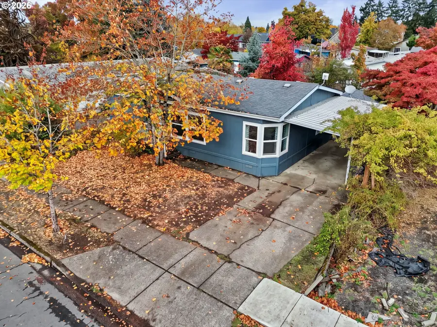 606 Scotts Glen Dr, Springfield, OR 97477 - #3