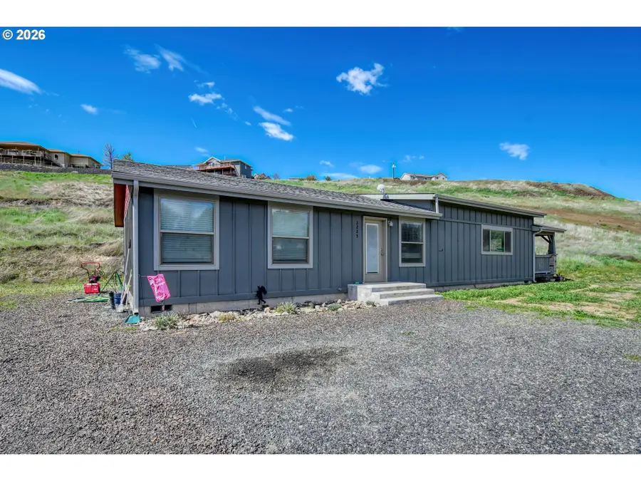 2221 NW Furnish Ave, Pendleton, OR 97801 - #3