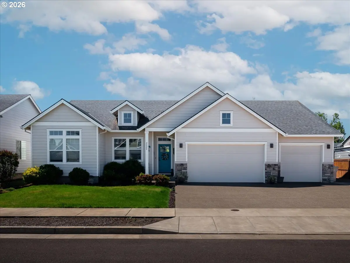 2020 NE Evergreen Ave, Albany, OR 97321 - #1