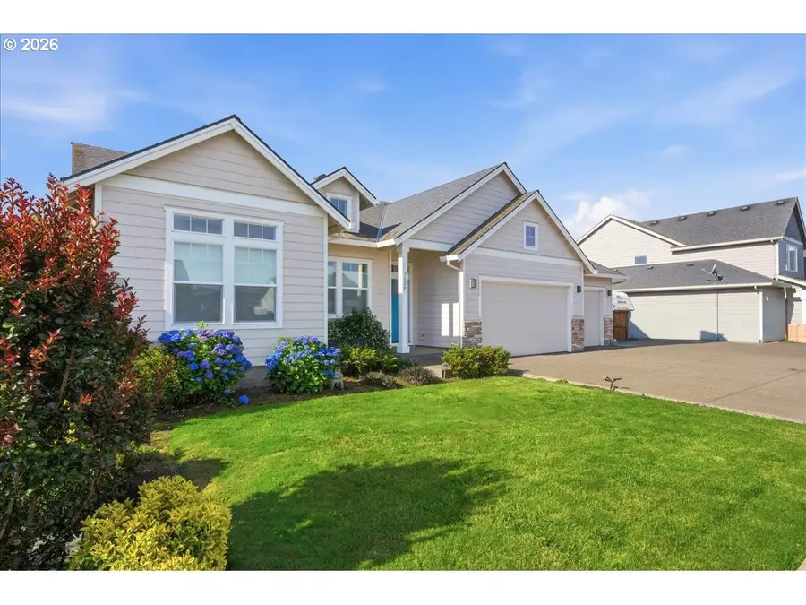 2020 NE Evergreen Ave, Albany, OR 97321 - #3