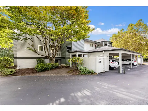 4990 S Landing Dr #202, Portland, OR 97239