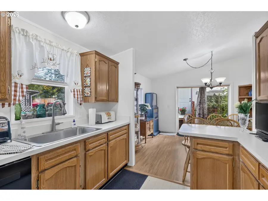 9015 NE Sumner St, Portland, OR 97220 - #3