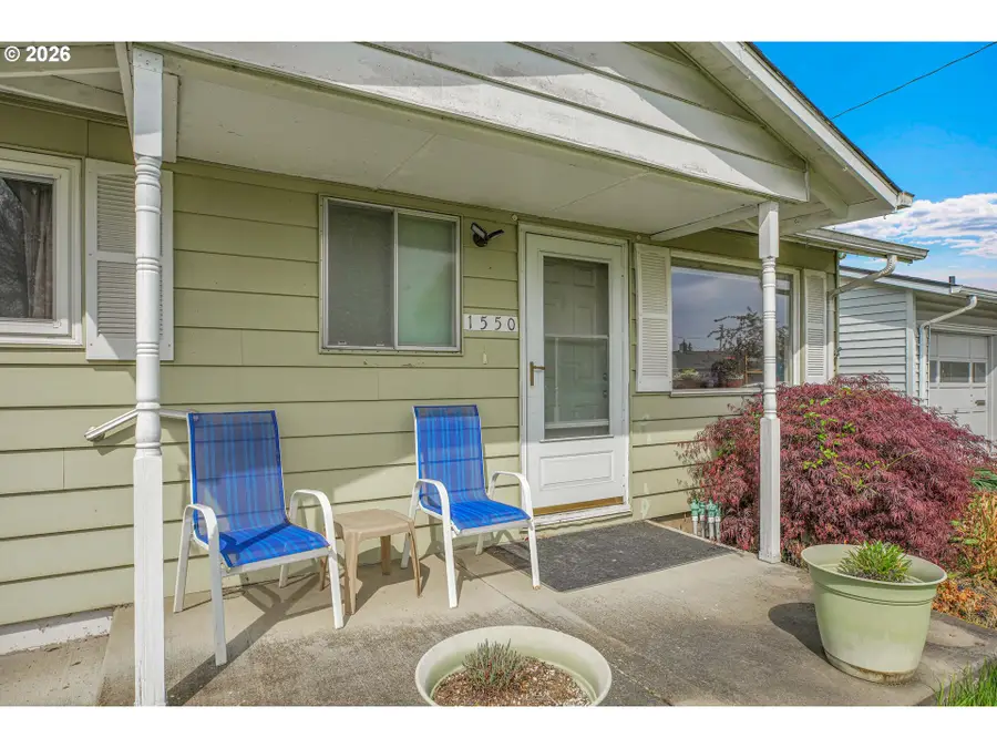 1550 Rainier Rd, Woodburn, OR 97071 - #2