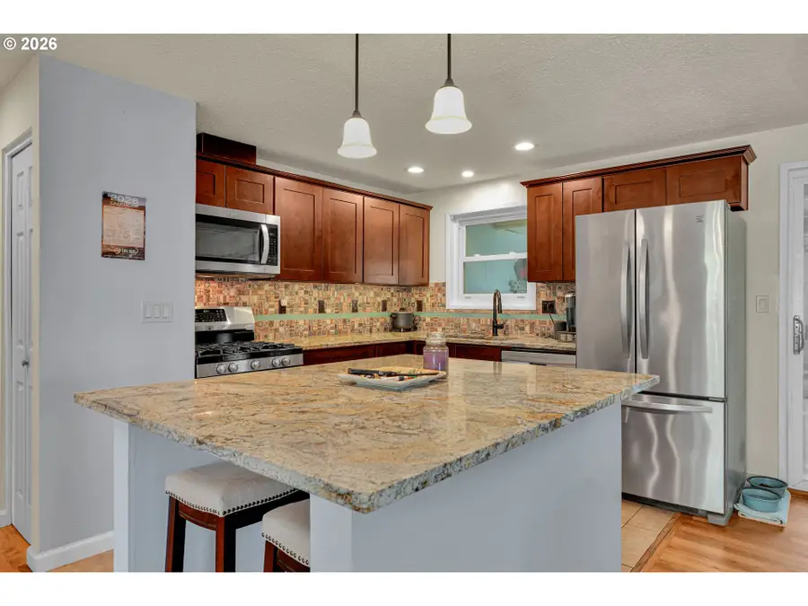 1550 Rainier Rd, Woodburn, OR 97071 - #3