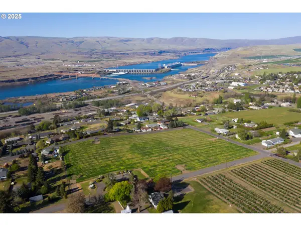 E 12th, TheDalles, OR 97058