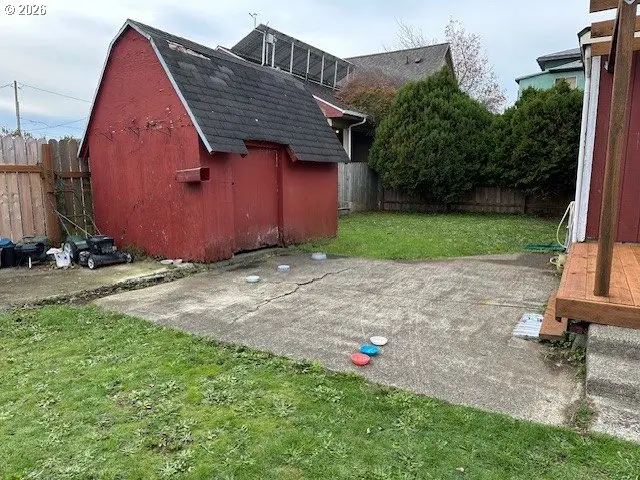 649 Colorado, North Bend, OR 97459 - #3