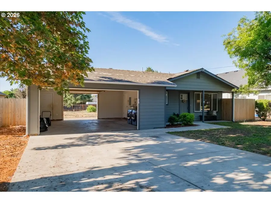 261 SE Dimick St, Dallas, OR 97338 - #3