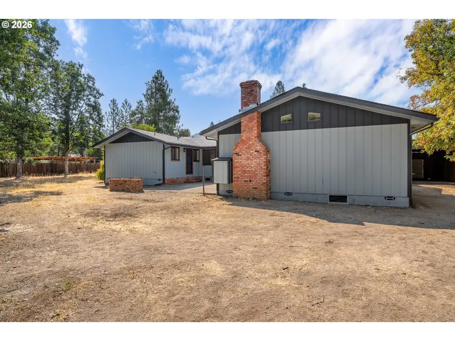 222 Shadywood Dr, Cave Junction, OR 97523 - Image #3