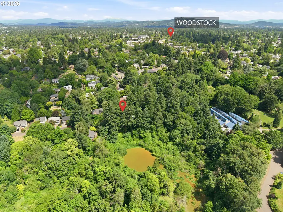 3700 SE Ellis St, Portland, OR 97202 - #3
