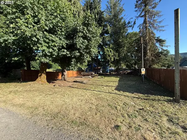 21958 Emma St, Mehama, OR 97384