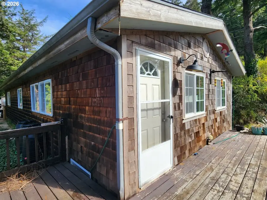 307 12th St, Port Orford, OR 97465 - #2