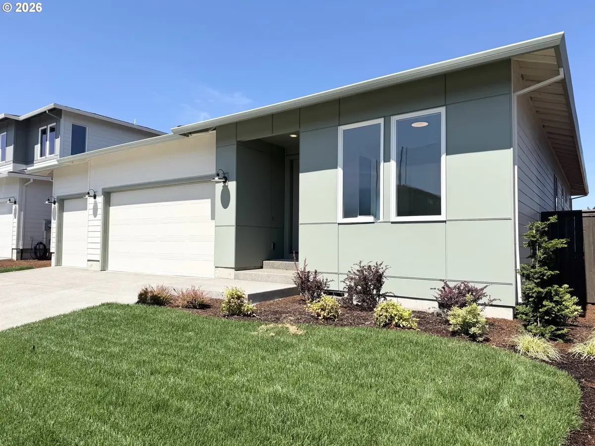 733 Magnolia Ave, Woodburn, OR 97071 - #1