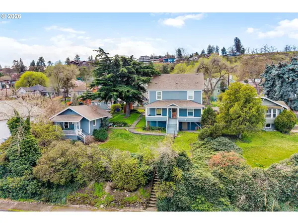 318/320 E 12th St, TheDalles, OR 97058