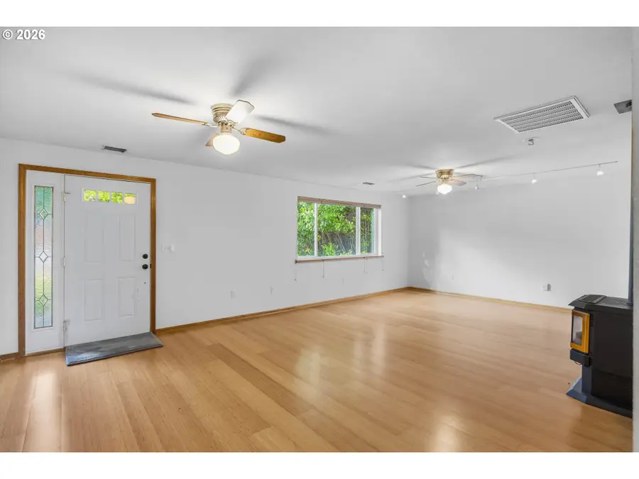 240 E Fourth Ave, Sutherlin, OR 97479 - #3