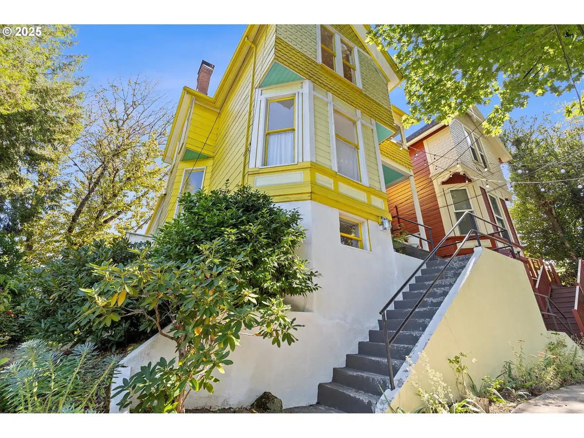 3204 S Kelly Ave #A&B, Portland, OR 97239 - Image #1