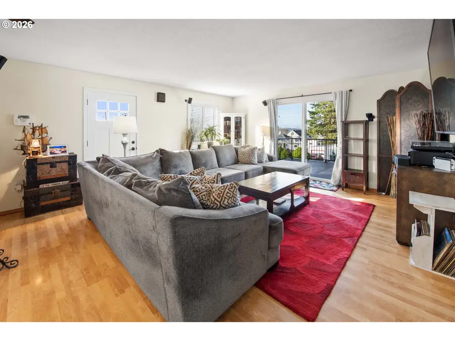 1864 4th St, Astoria, OR 97103 - #2