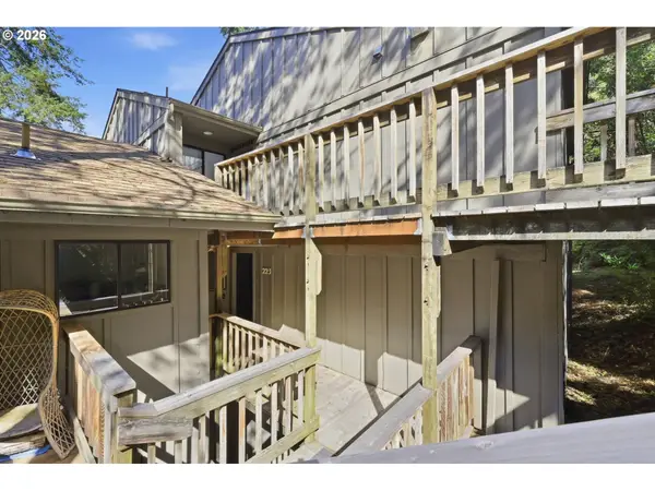 223 Trailside Loop, Eugene, OR 97405