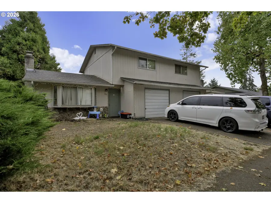 993 N Cloverleaf Loop, Springfield, OR 97477 - #3